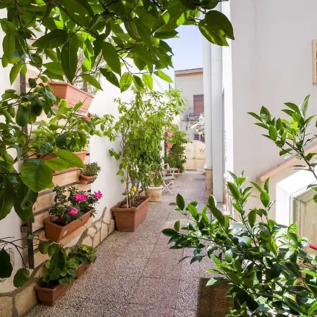 Bed & Breakfast V&v & Breakfast 4*