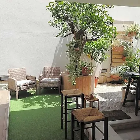 V&v & Breakfast לינה וארוחת בוקר 4*